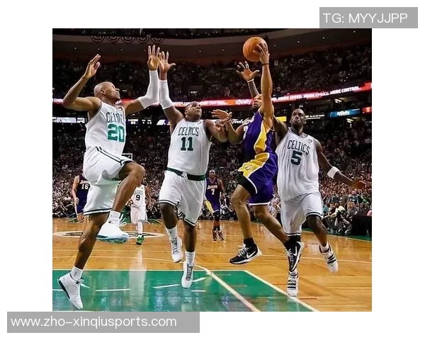 热火与马刺激战正酣NBA季后赛精彩对决引发球迷热议